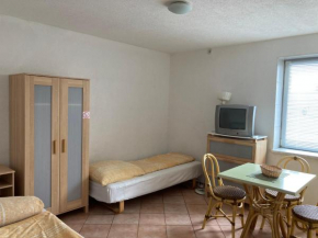 1 Pension Fliegerhorst ARADO - gutes schlichtes Ferienzimmer